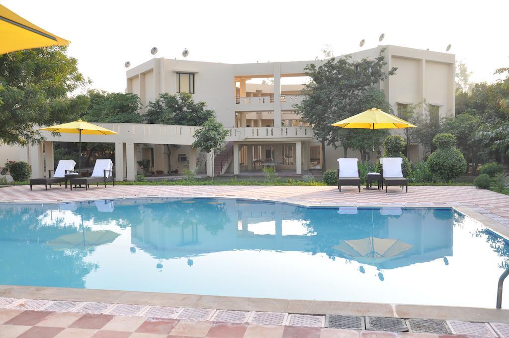 Kadamb Kunj Resort Баратпур Екстериор снимка