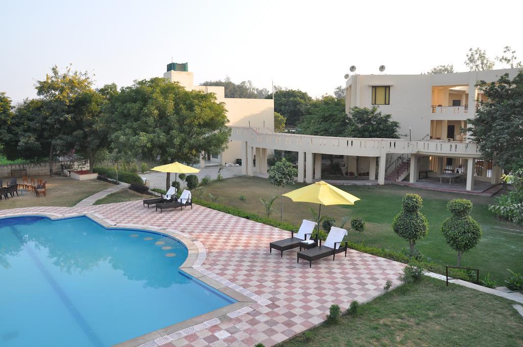 Kadamb Kunj Resort Баратпур Екстериор снимка